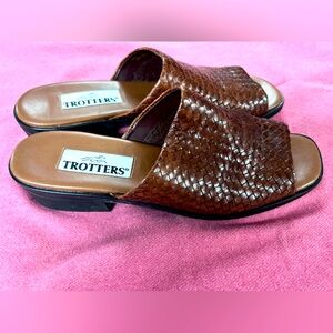 Trotters Ladies sandals size 11